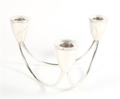 Dreiflammiger Silber Kerzenleuchter, - Silver objects