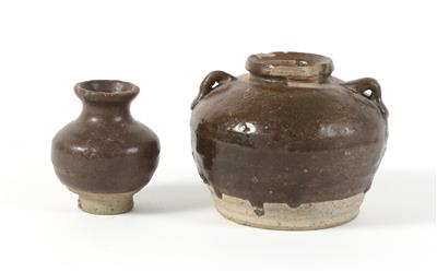 2 kleine Vasen, - Antiquitäten