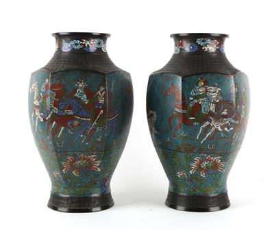 1 Paar Champlevé Vasen, - Asiatica