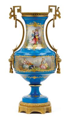 Vase mit "bronze doré" Montierung und Sockel, - Antiquitäten