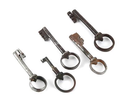 Fünf verschiedene Schlüssel, - Antiques