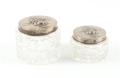 2 Deckelbehälter, - Ausgewählte Silberobjekte