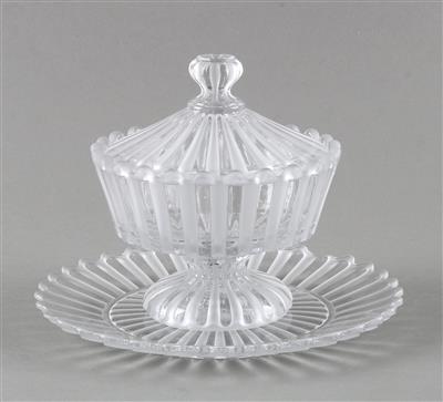 Deckeldose mit Unterteller von Baccarat, - Antiques