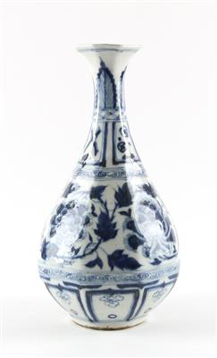Blau-weiße Vase, - Antiquitäten