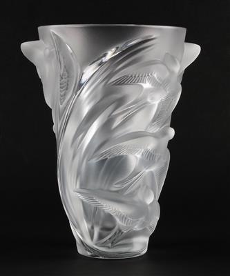 Vase nach dem Modell von Lalique "Martinets", - Antiques
