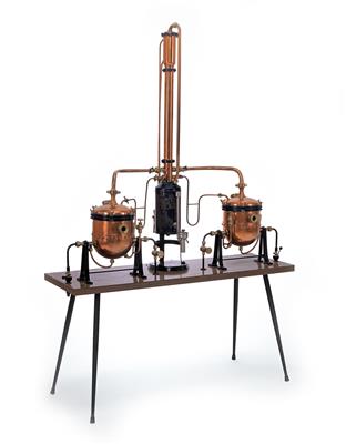 Modell einer Destillieranlage - Antiquitäten 01.08.2018