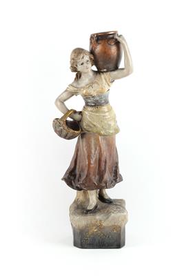 Junge Frau mit Korb und Topf auf der Schulter, - Antiquitäten