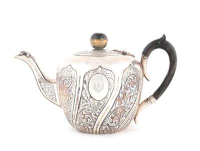 Londoner Silber Teekanne und Gießer von 1886 - Stříbro