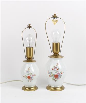 2 Tischlampen mit Metallmontierungen für je 1 Glühbirne, - Antiques