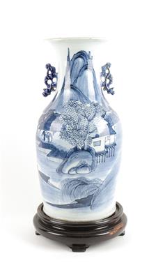 Blau-weiße Vase, - Asiatica