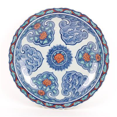 Teller im Ming Stil, - Asiatika und islamische Kunst