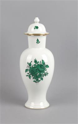 Vase mit Deckel, - Antiquariato
