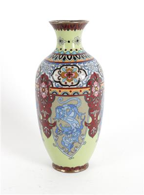 Cloisonné Vase, - Asiatika und islamische Kunst