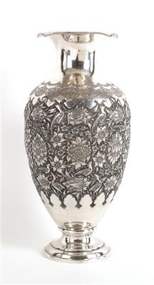 Persische Silber Vase, - Asiatica and Art