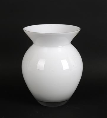 1 Vase weiß unterfangen Höhe 18 cm, 2 Becher grün, - Antiquitäten