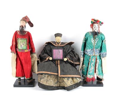 Lot von 28 chinesischen Opernpuppen, 1 sitzende Puppe eines Herren, - Starožitnosti
