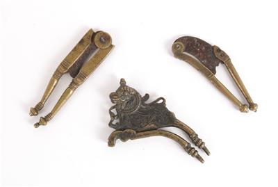 3 indische Betelnuss-Zangen, - Saisonabschluß-Auktion Antiquitäten