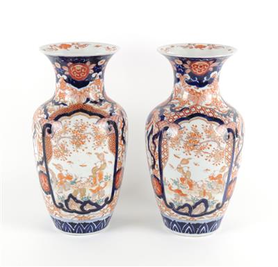 Paar Imari Vasen, - Saisonabschluß-Auktion Antiquitäten