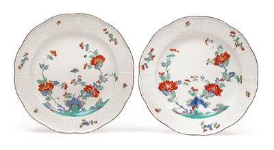 Paar Teller mit "Kakiemon- Dekor", - Summer auction Antiques