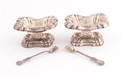 Paar Wiener Silber Gewürzschälchen mit Löffelchen, - Antiquitäten