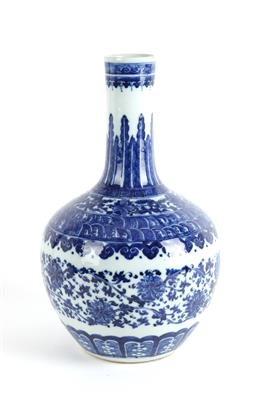 Blau-weiße Vase, - Antiquariato