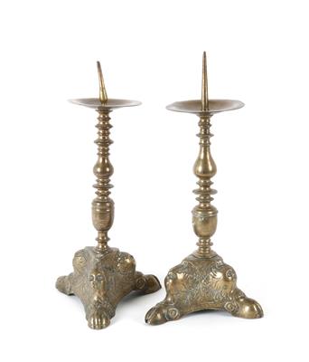 Paar Bronze Kerzenleuchter, - Antiquariato