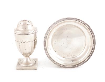 Londoner Silber Streuer und Teller, - Antiquitäten