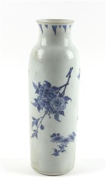 Blau-weiße Vase, China, 17. Jh., - Antiques