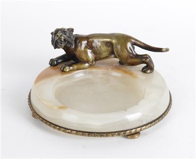 Alabaster Schale mit Bronze Tiger, - Antiquitäten