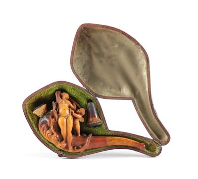Meerschaum Pfeifenkopf mit plastisch geschnitzter Venus und Cupido, - Antiquitäten