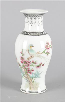 Famille rose Vase, - Antiquitäten