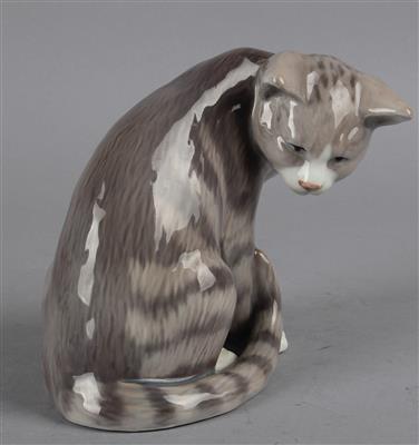 Sitzende Katze, - Letní aukce Starožitnosti