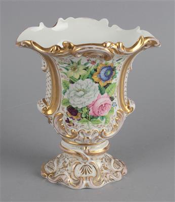 Vase mit Blumenbuketts, - Antiquitäten