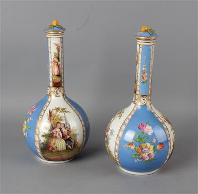 Paar Flaschenvasen mit Deckeln, - Works of Art