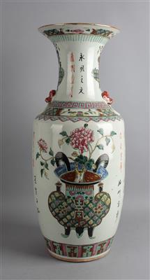 Famille rose Vase, - Antiquitäten