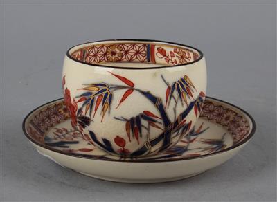 Koppchen mit Untertasse, Zsolnay, Pécs um 1880, - Works of Art