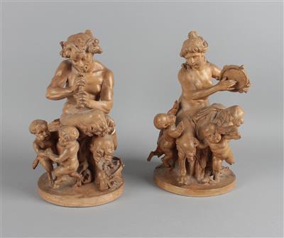 Paar Terrakotten, musizierender Faun- Mann und Frau mit je 2 Kindern, - Antiquitäten