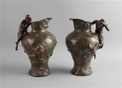 Paar Vasen mit Wassermann und Nymphe, - Antiquariato