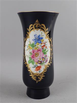 Meissen - Fußvase, - Antiquitäten