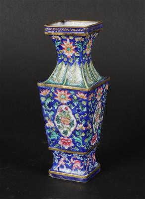 Email-Vase, - Antiquariato