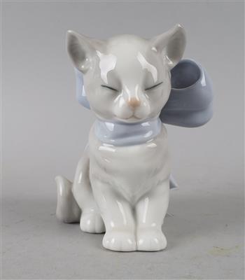 Sitzende Katze mit Schleife, - Antiquariato