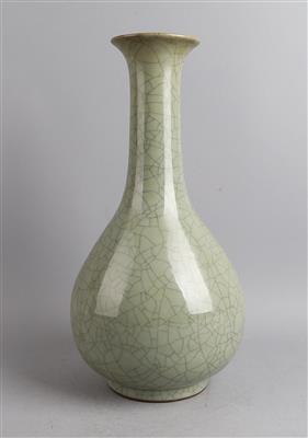 Guan glasierte Vase, - Antiquitäten
