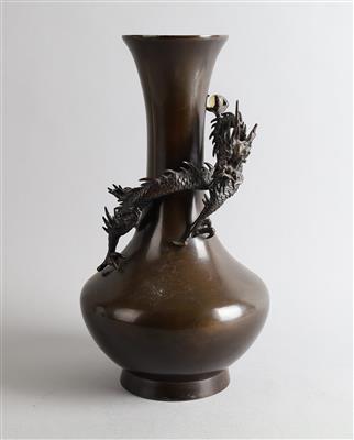 Bronze Vase, - Starožitnosti