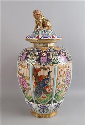 Vase mit Deckel im asiatischen Stil - Antiquariato