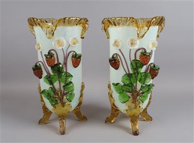 Paar Vasen auf vier Füßen, Böhmen, Ende 19. Jh., - Antiquitäten