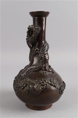 Kleine Bronzevase, Japan, Meiji Zeit, - Antiquitäten