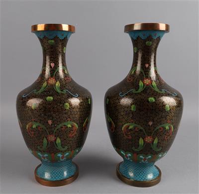 Paar Cloisonné Vasen, - Antiquitäten