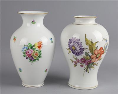 Vase, Herend um 1970 und Vase, Ludwigsburg, - Starožitnosti