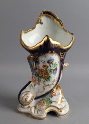 Vase in Form eines Füllhorns, Schlaggenwald, - Antiquariato