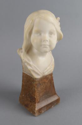 Büste eines Mädchens mit Schleife im Haar, Anfang 20. Jh., - Works of Art
